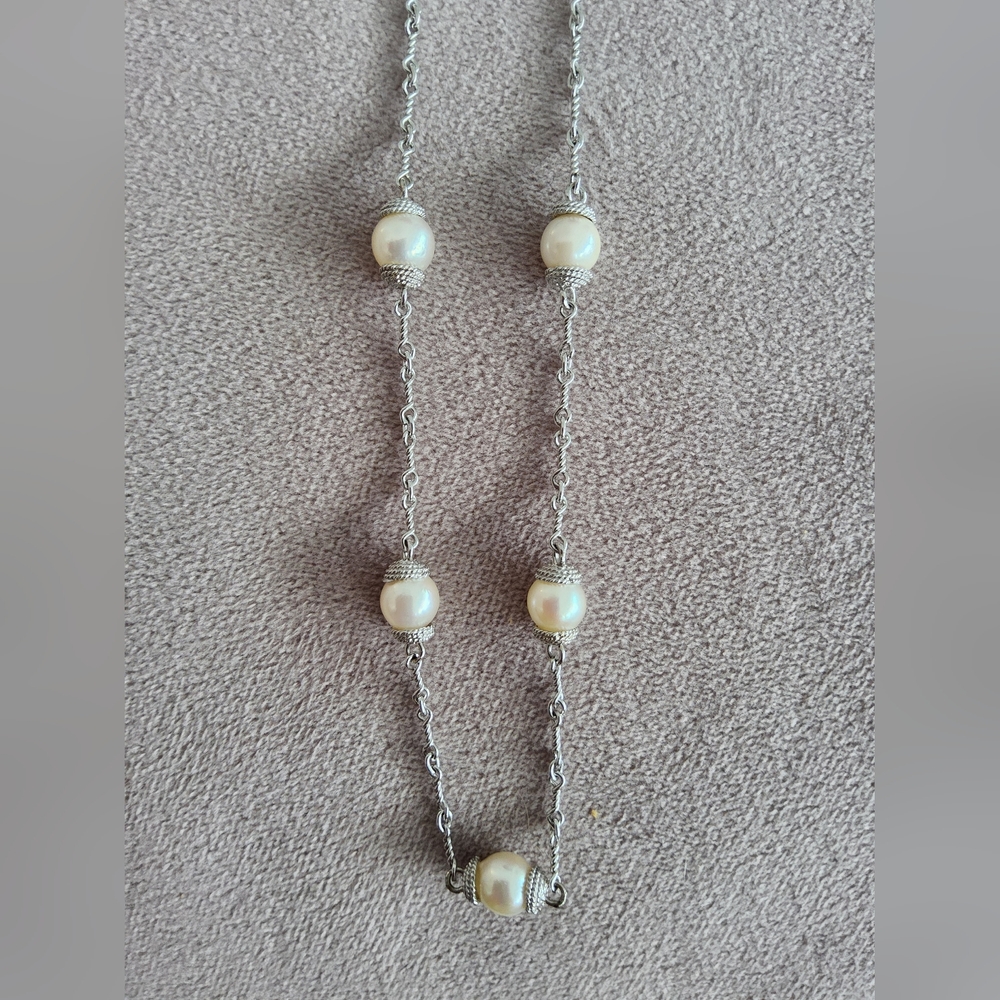 18kt. White Gold With Culured Pearl Station Necklace - Picture 3 of 4